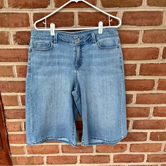 Liz Claiborne size 10 wide leg shorts/Culottes - Picture 9 of 9